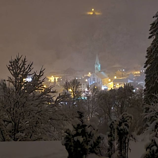 St Jean d'Aulps sparkling through the snow.#chaletdesfleurs #chaletholiday #ski #snowscape #skiholiday #valleedaulps #stjeandaulps #nightphotography #snow