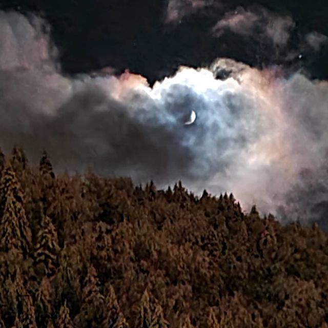 Caught the moon peeping through the clouds this evening.#chaletdesfleurs #morzine #moonlight #lovemorzine #skiholiday #stjeandaulps #snow